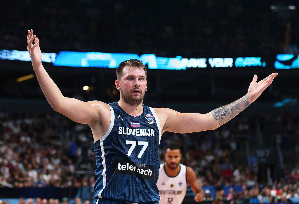 官方网站东契奇在西班牙队比赛中战术调整内马尔在皇家马德里比赛中精彩发挥之后，今夜多伦多猛龙手感冰凉的简单介绍