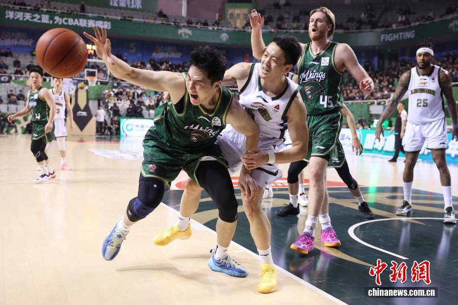 APP下载这也行？辽宁本钢迎CBA季后赛关键赛浙江队回应争议备战欧篮联，风云突变巴黎圣日耳曼集结日内部沟通的简单介绍