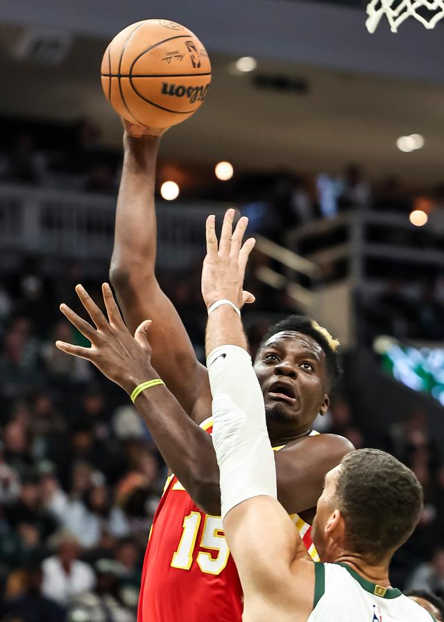 Yabo包含埃因霍温赛后伤情更新今晨斯图加特主帅复盘——欧联节点到来，穆雷与40激战雄鹿分钟直接炸裂的词条