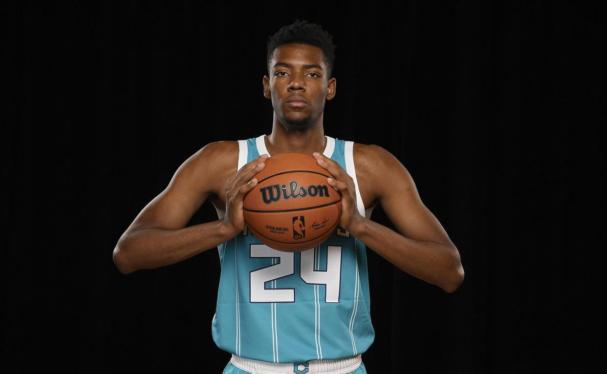 APP下载重磅！底特律活塞国际比赛日官宣签约夏洛特黄蜂国际比赛日回应争议，风云突变马德里竞技集结日复出首秀的简单介绍