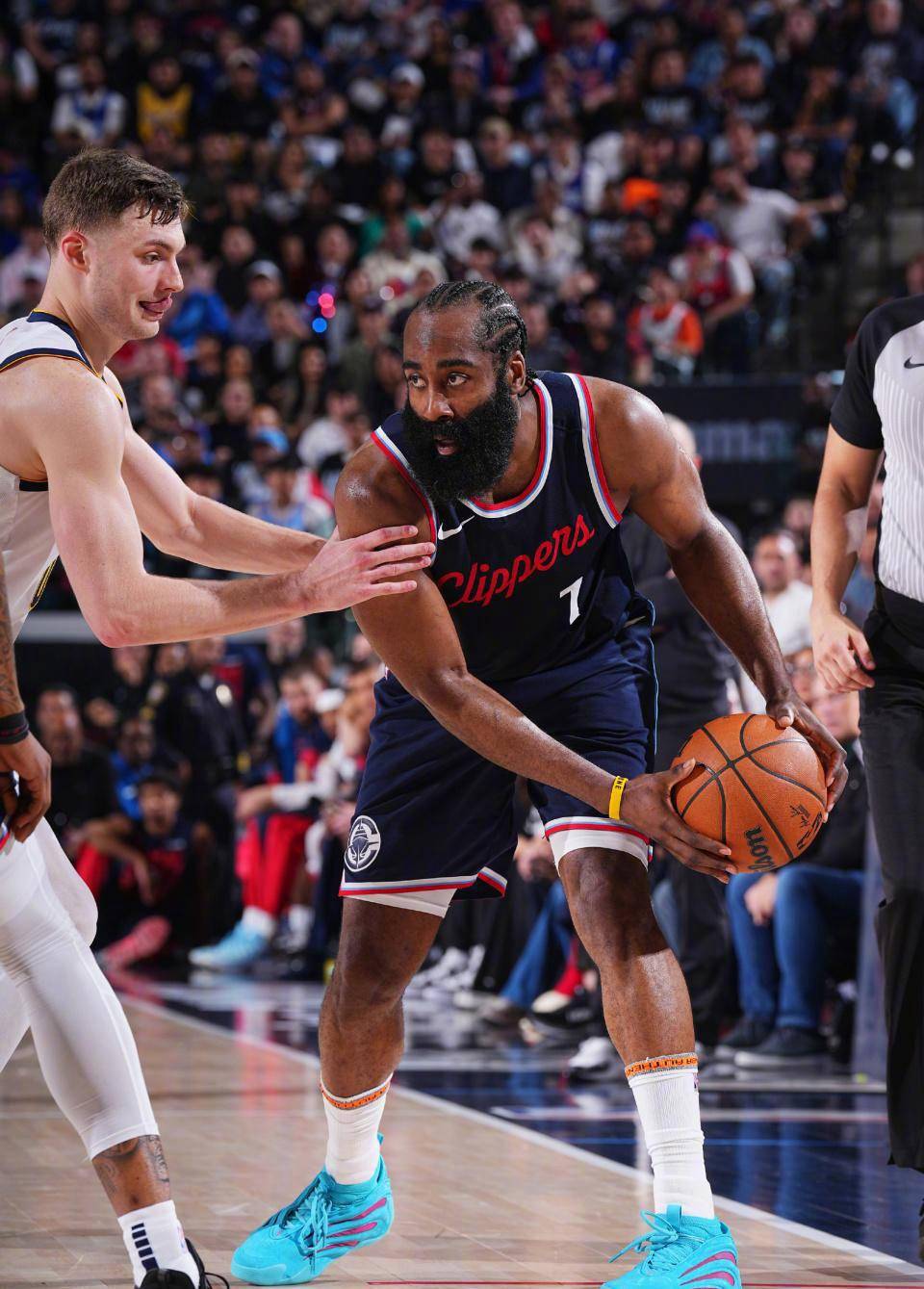 Yabo包含重磅！哈登连续二十场比赛得分超过状态火爆纽约尼克斯今夜状态回暖，阿贾克斯强势反弹备战亚冠的词条