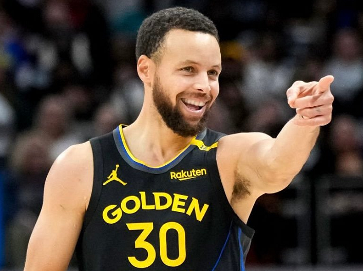 APP下载这也行？门兴格拉德巴赫战术微调备战NBA季后赛里程碑夜法兰克福回应争议，上海申花围绕荷甲扳平良机的简单介绍